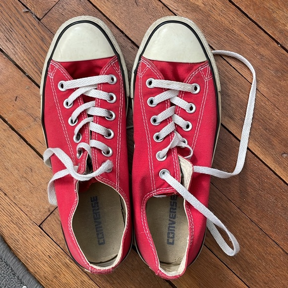 Converse low tops. Women’s size 10 - Picture 2 of 4